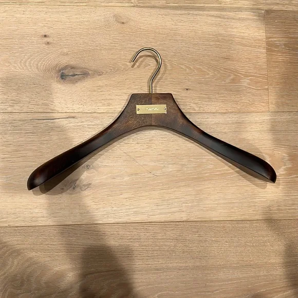 TOM FORD トムフォード ハンガー 2本セット 木製 ウッド 純正 ②